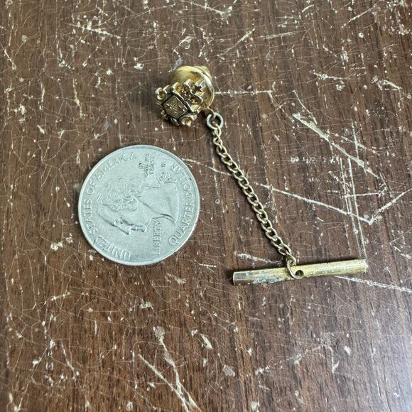 SWANK Gold tone Royal Crest Tie Pin - Picture 5 of 5